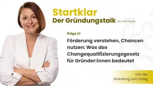 Cover-Bild für Podcast des gründungs.centers mit dem Titel "Startklar - Der Gründungstalk", Links ist Aline Pelzer CEO des gründungs.centers zu sehen. Sie schaut frontal in die Kamera, hat ihre Arme verschränkt und trägt ein weißes Business-Outfit. Sie lächelt in die Kamera und hat ihre kinnlangen Haare glatt gekämmt. Rechts von ihr steht der Titel der Podcastfolge, die Folgennummer und der Podcastname. Sowie der Slogan "Von der Gründung zum Erfolg"